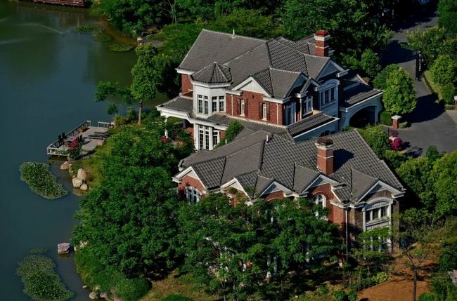 为何我们都神驰占有一套别墅！